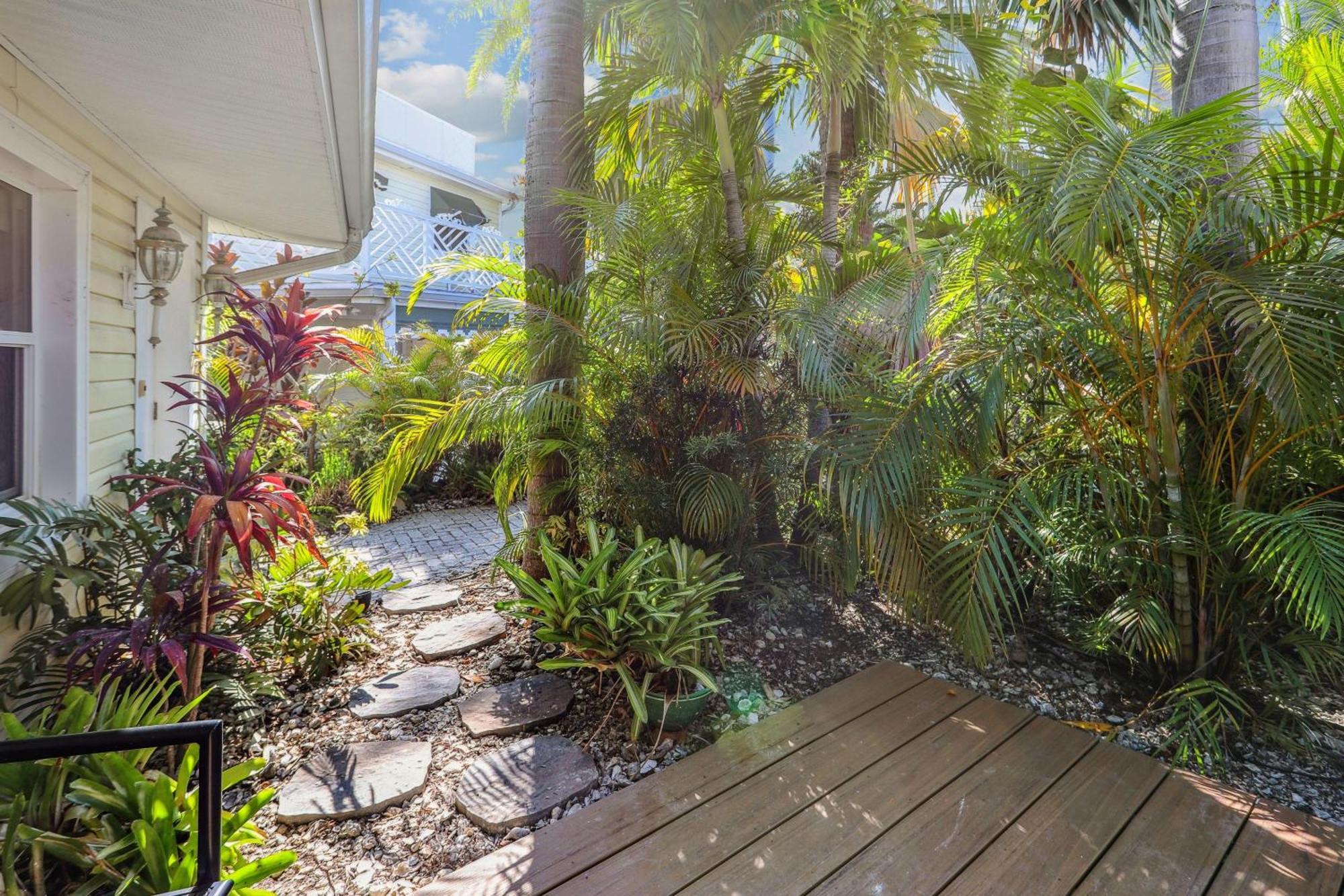 Coconut Paradise St. Pete Beach Exterior foto